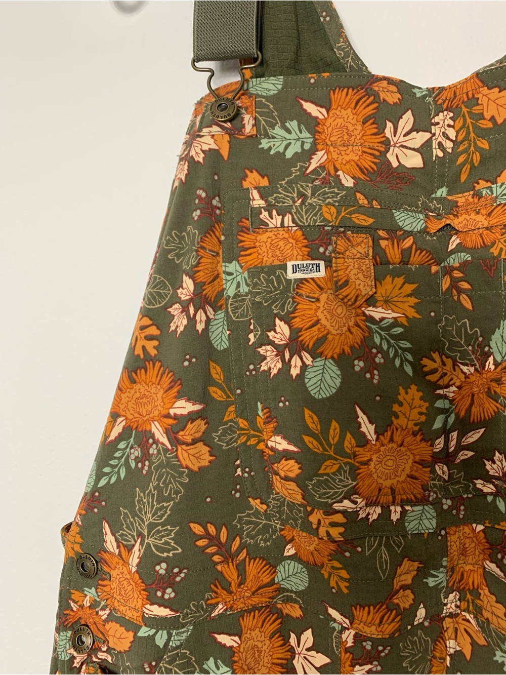 NWT Duluth XXL x31L Heirloom Gardening Lined Bib Overalls Loden Autumn Leaves - Picture 4 of 10